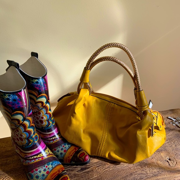 SR Shoulder Purse and Corky’s Rain Boots.       BOTH Purse and rubber rain boots - Picture 3 of 5
